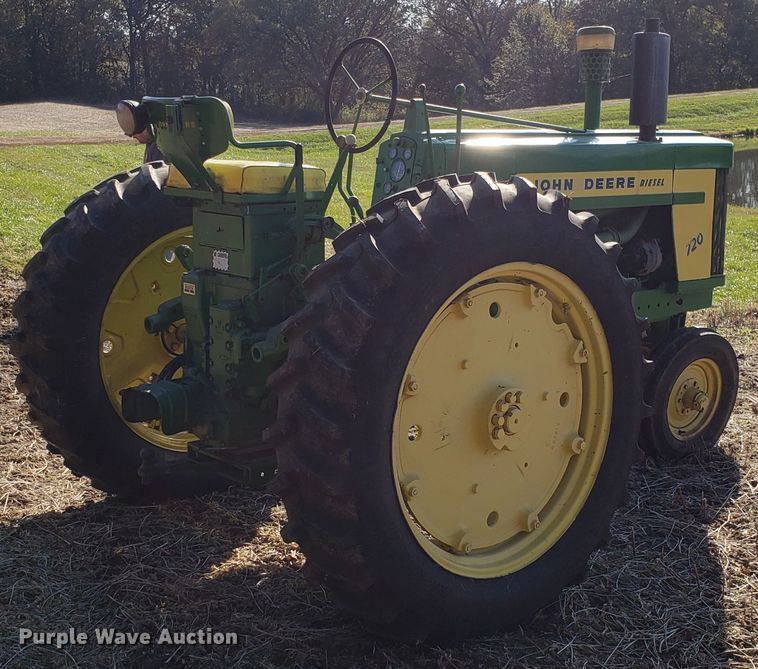 image for item ET9949 John Deere 720 tractor