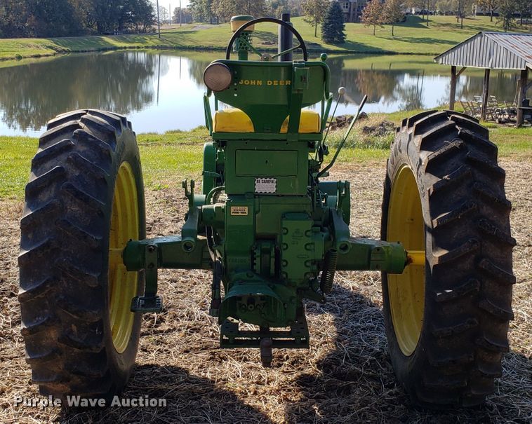 image for item ET9949 John Deere 720 tractor