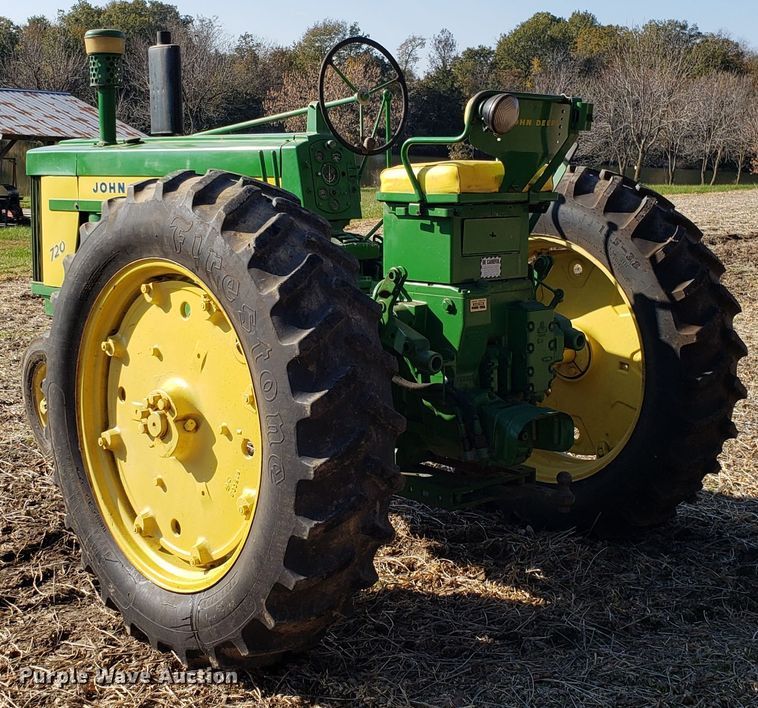 image for item ET9949 John Deere 720 tractor