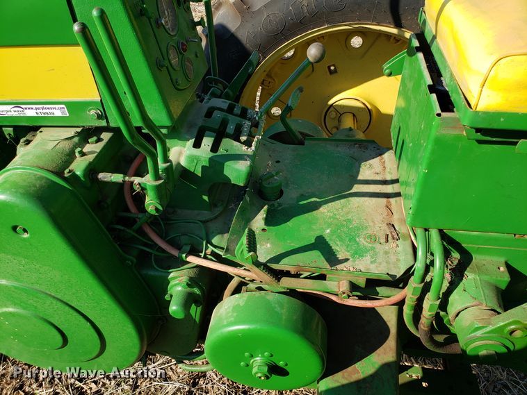 image for item ET9949 John Deere 720 tractor