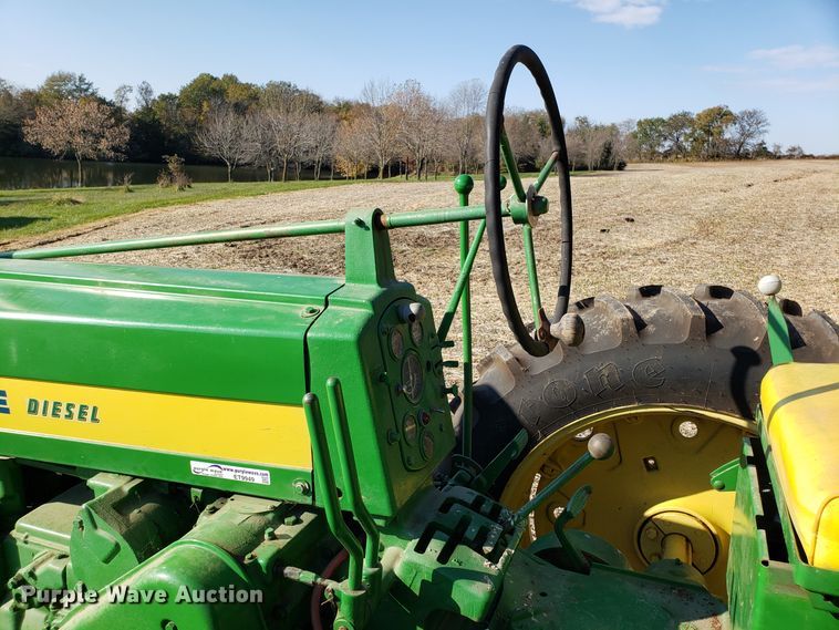 image for item ET9949 John Deere 720 tractor