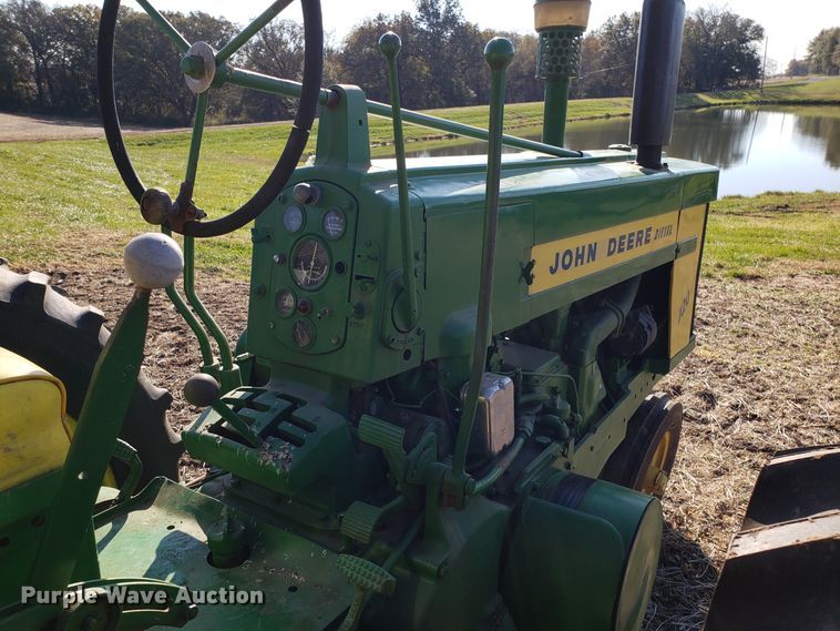 image for item ET9949 John Deere 720 tractor