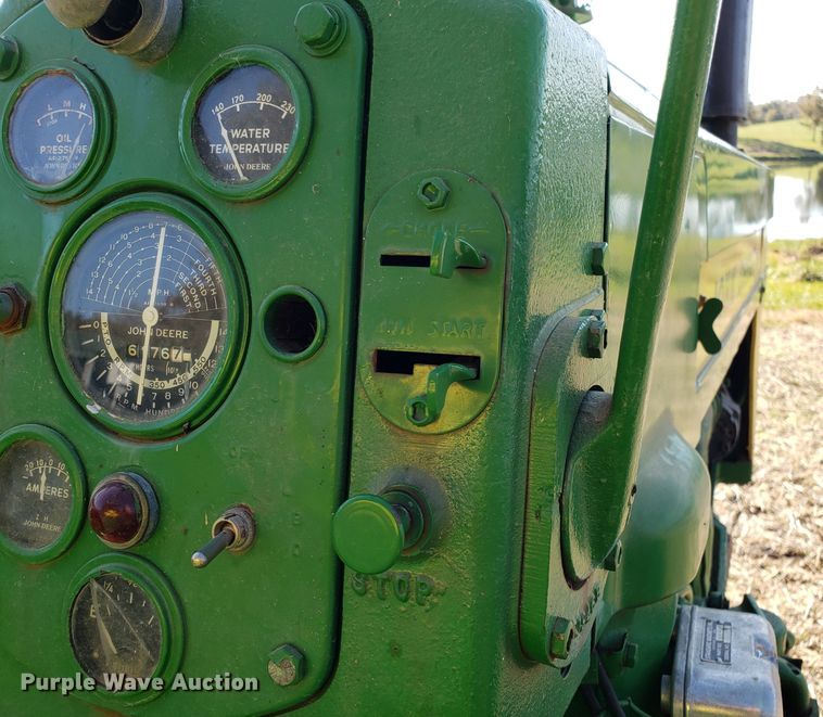 image for item ET9949 John Deere 720 tractor