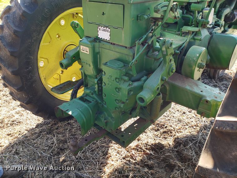 image for item ET9949 John Deere 720 tractor