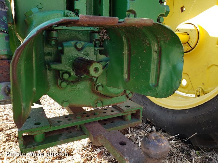 image for item ET9949 John Deere 720 tractor