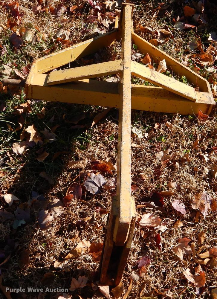 image for item EY9368 Bale spear and sub soiler