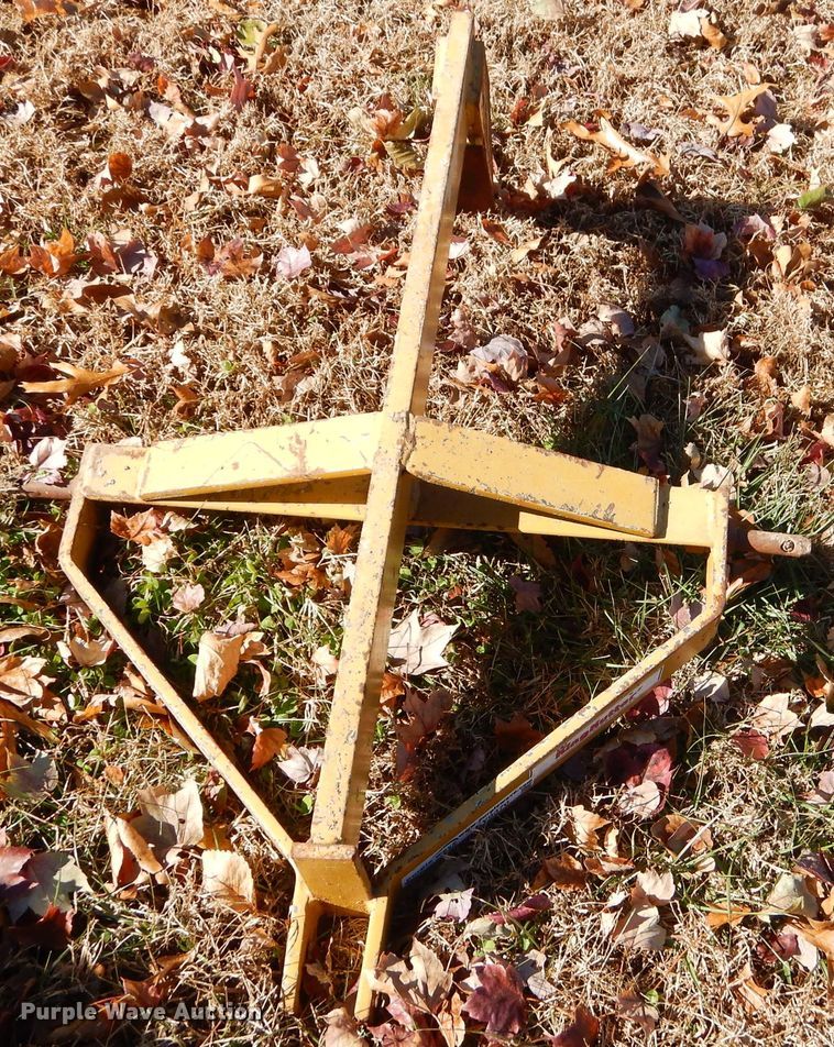 image for item EY9368 Bale spear and sub soiler