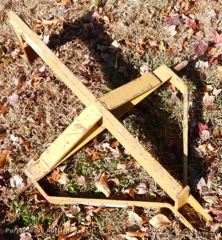 image for item EY9368 Bale spear and sub soiler