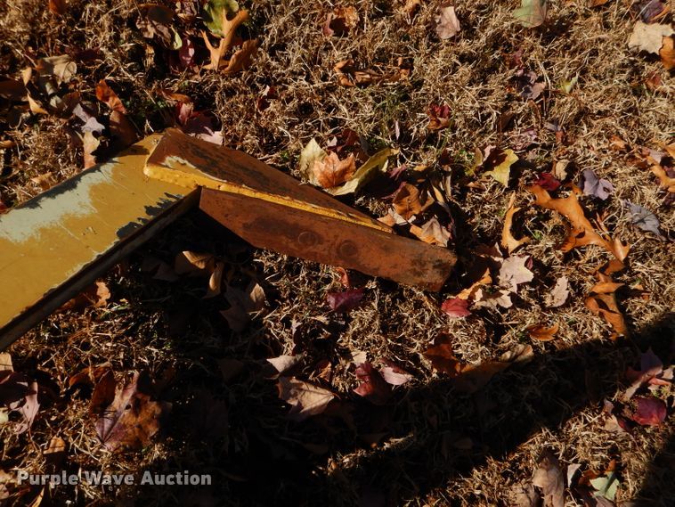 image for item EY9368 Bale spear and sub soiler