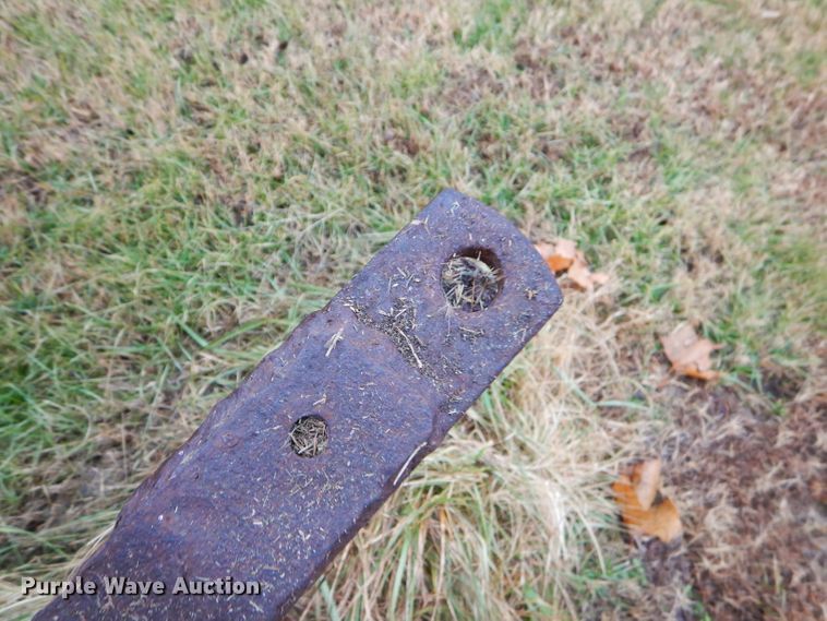 image for item FA9933 John Deere 643 corn head