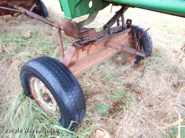 image for item FA9933 John Deere 643 corn head