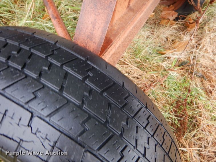 image for item FA9933 John Deere 643 corn head