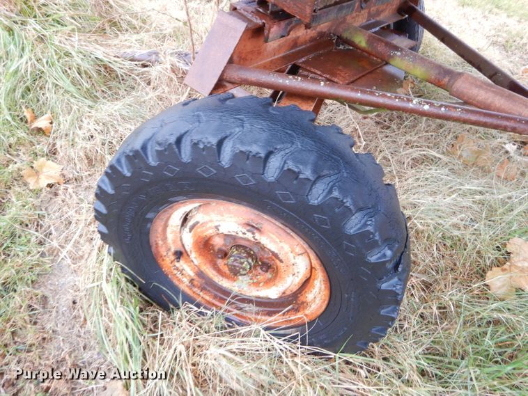 image for item FA9933 John Deere 643 corn head