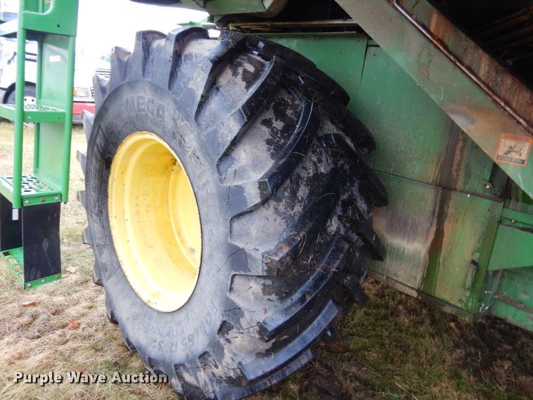 image for item FA9936 1999 John Deere 9510 RWA combine