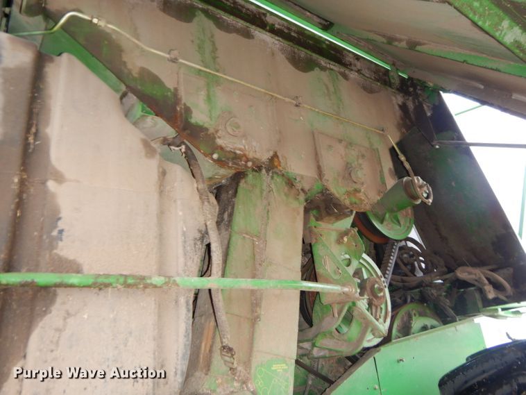 image for item FA9936 1999 John Deere 9510 RWA combine