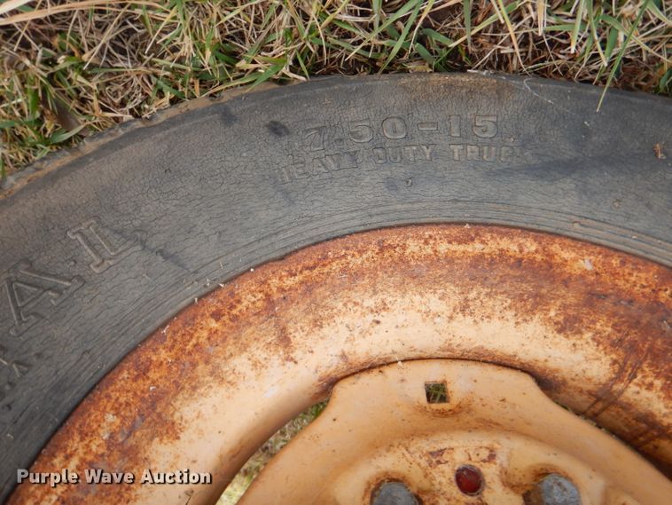 image for item FA9992 New Holland 351 feed mixer