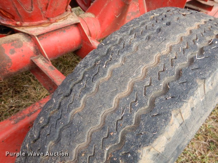 image for item FA9992 New Holland 351 feed mixer