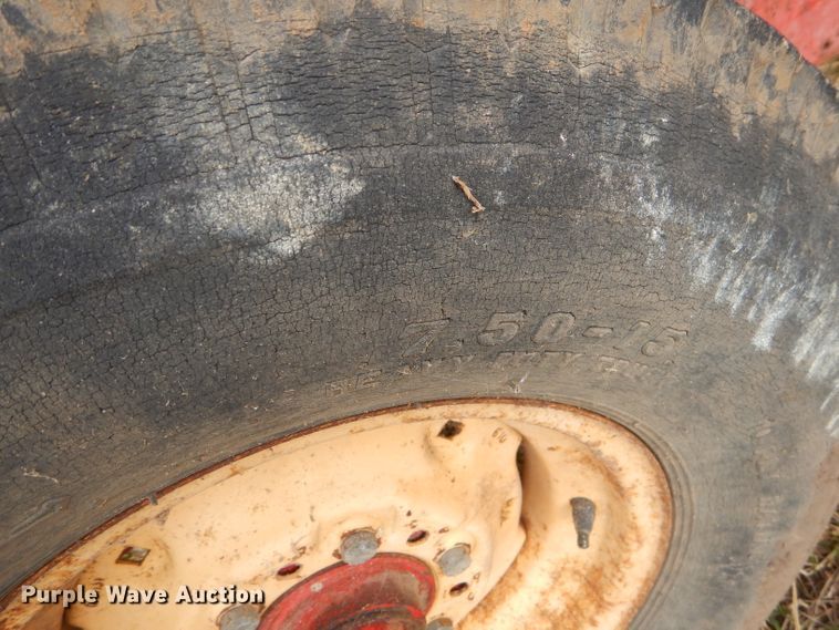 image for item FA9992 New Holland 351 feed mixer