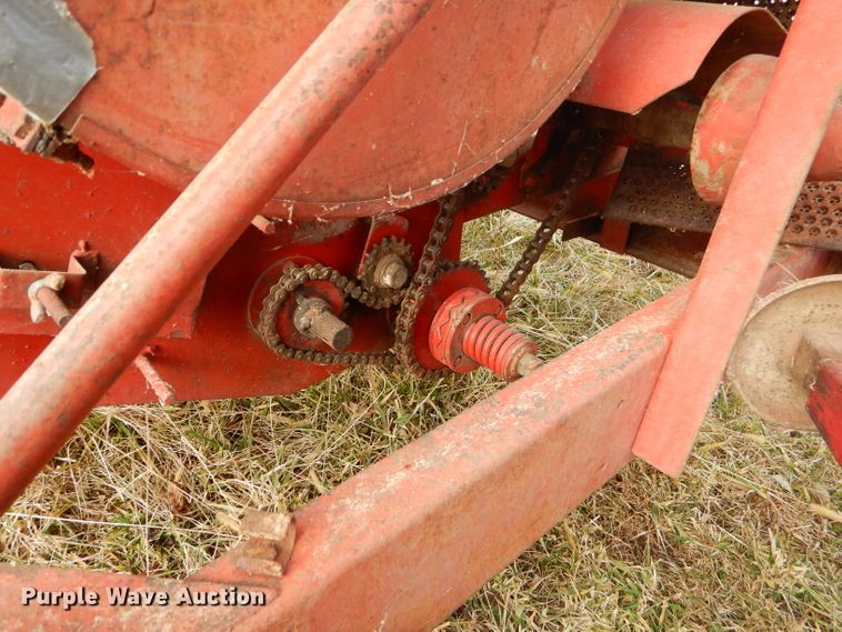 image for item FA9992 New Holland 351 feed mixer