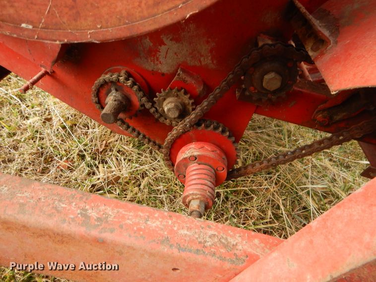 image for item FA9992 New Holland 351 feed mixer