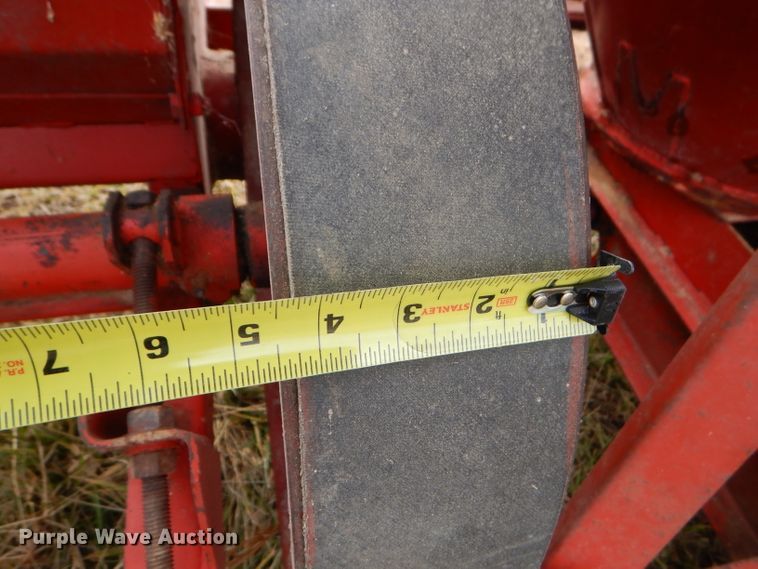 image for item FA9992 New Holland 351 feed mixer