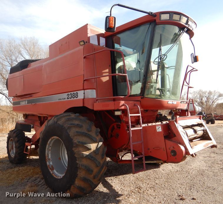 image for item FG9888 1998 Case IH 2388 combine