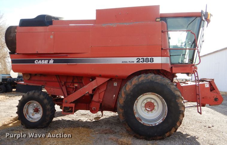 image for item FG9888 1998 Case IH 2388 combine