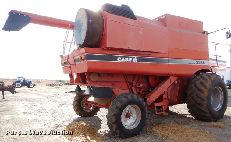 image for item FG9888 1998 Case IH 2388 combine