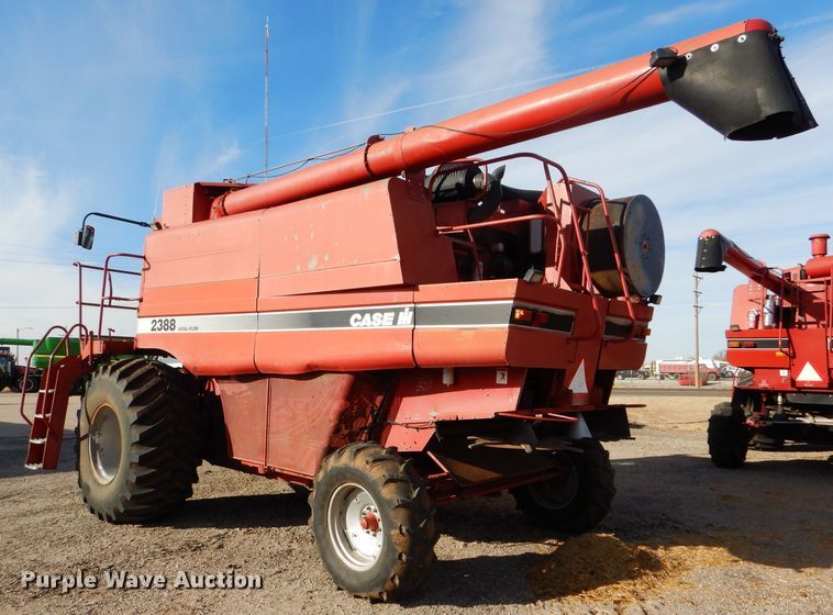 image for item FG9888 1998 Case IH 2388 combine