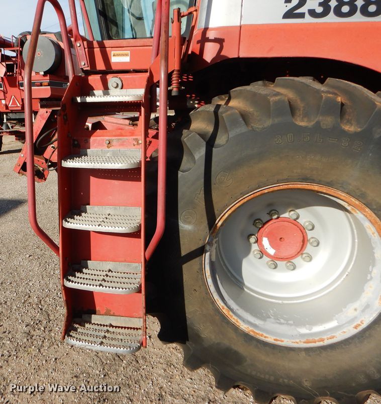 image for item FG9888 1998 Case IH 2388 combine