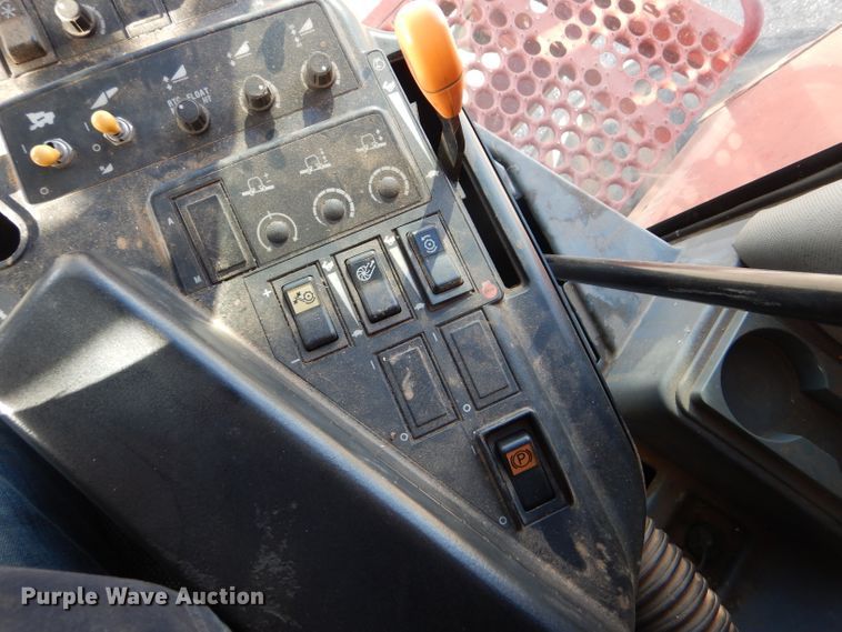 image for item FG9888 1998 Case IH 2388 combine