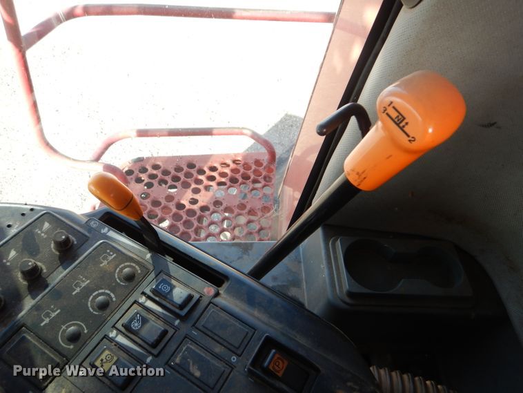 image for item FG9888 1998 Case IH 2388 combine