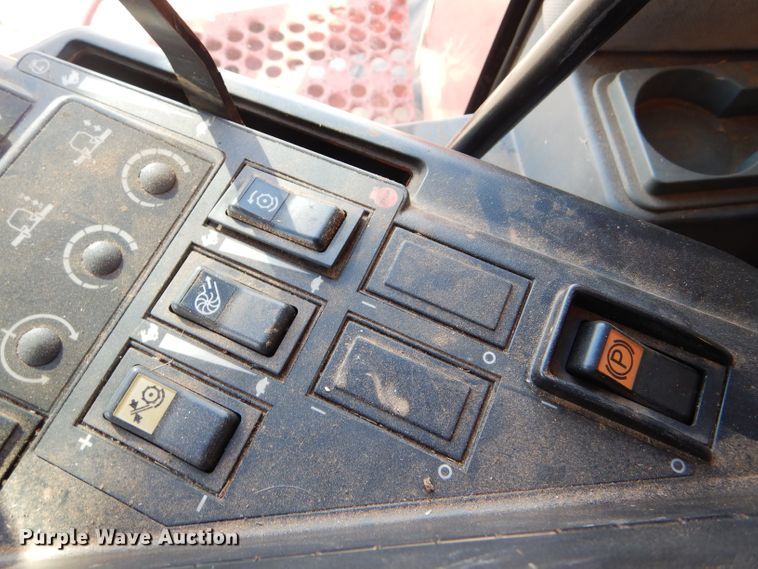 image for item FG9888 1998 Case IH 2388 combine