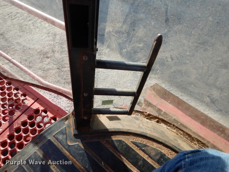 image for item FG9888 1998 Case IH 2388 combine