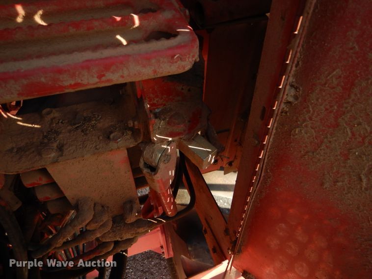 image for item FG9888 1998 Case IH 2388 combine