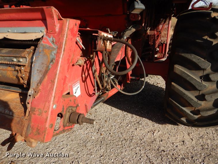 image for item FG9888 1998 Case IH 2388 combine