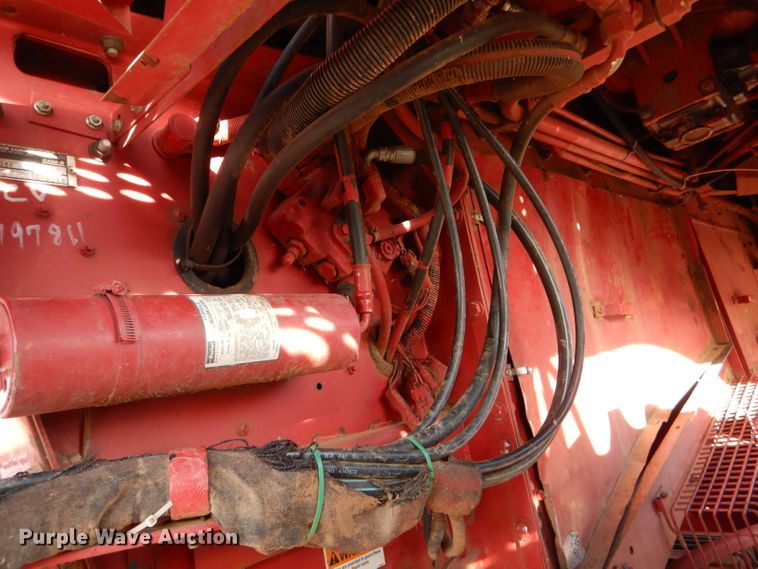 image for item FG9888 1998 Case IH 2388 combine