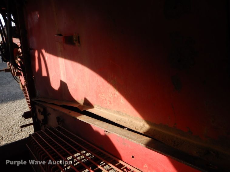 image for item FG9888 1998 Case IH 2388 combine