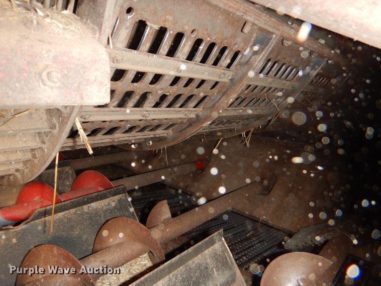 image for item FG9888 1998 Case IH 2388 combine