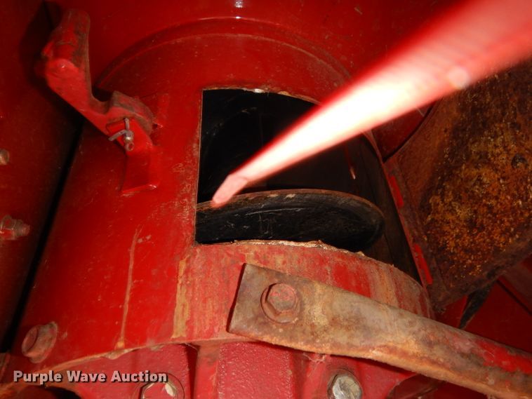 image for item FG9888 1998 Case IH 2388 combine