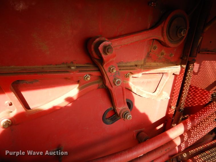 image for item FG9888 1998 Case IH 2388 combine