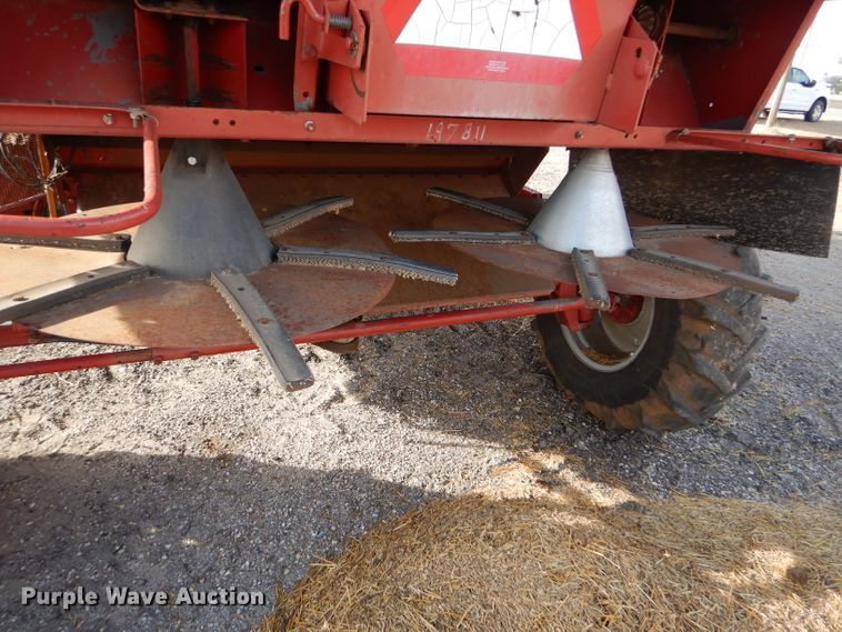 image for item FG9888 1998 Case IH 2388 combine