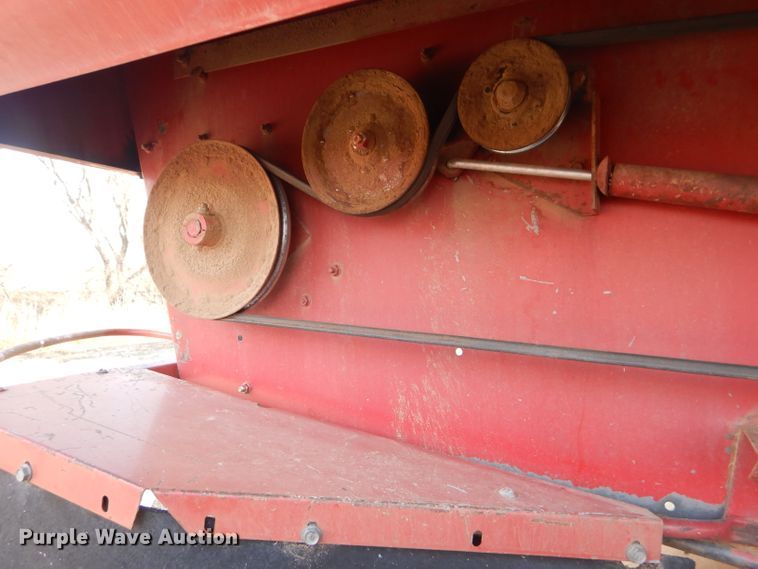 image for item FG9888 1998 Case IH 2388 combine