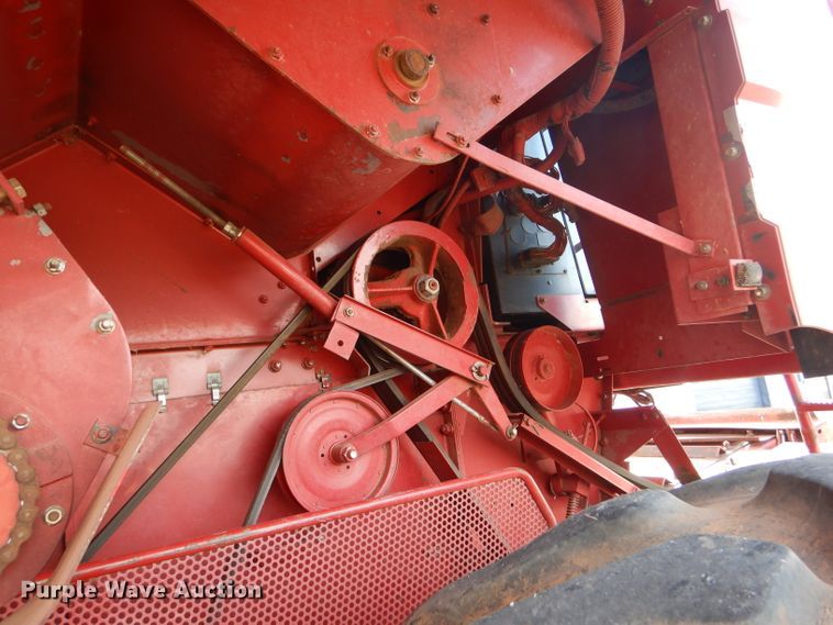 image for item FG9888 1998 Case IH 2388 combine