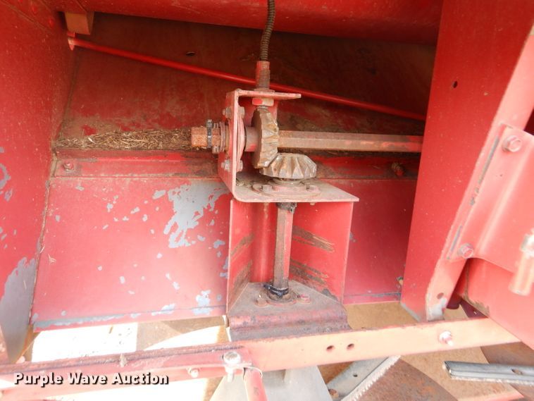 image for item FG9888 1998 Case IH 2388 combine