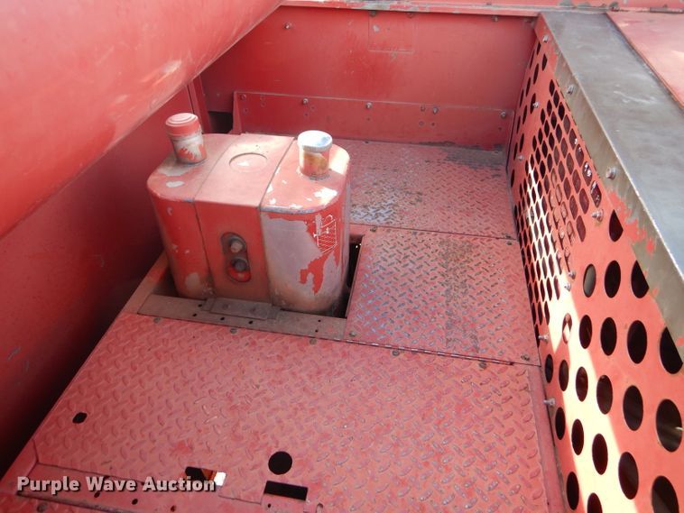 image for item FG9888 1998 Case IH 2388 combine