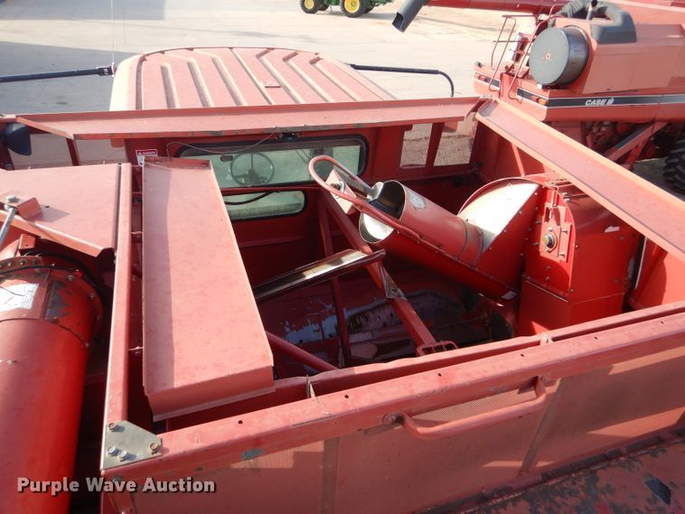 image for item FG9888 1998 Case IH 2388 combine