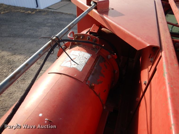 image for item FG9888 1998 Case IH 2388 combine