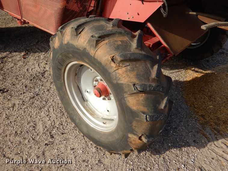 image for item FG9888 1998 Case IH 2388 combine