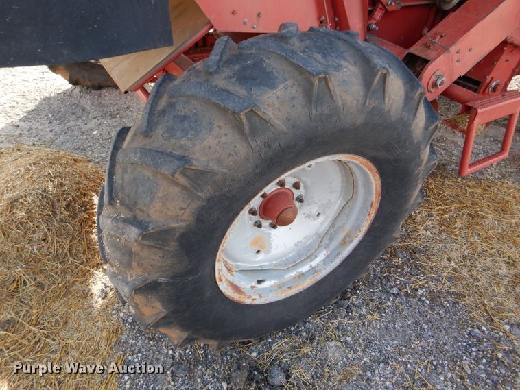image for item FG9888 1998 Case IH 2388 combine